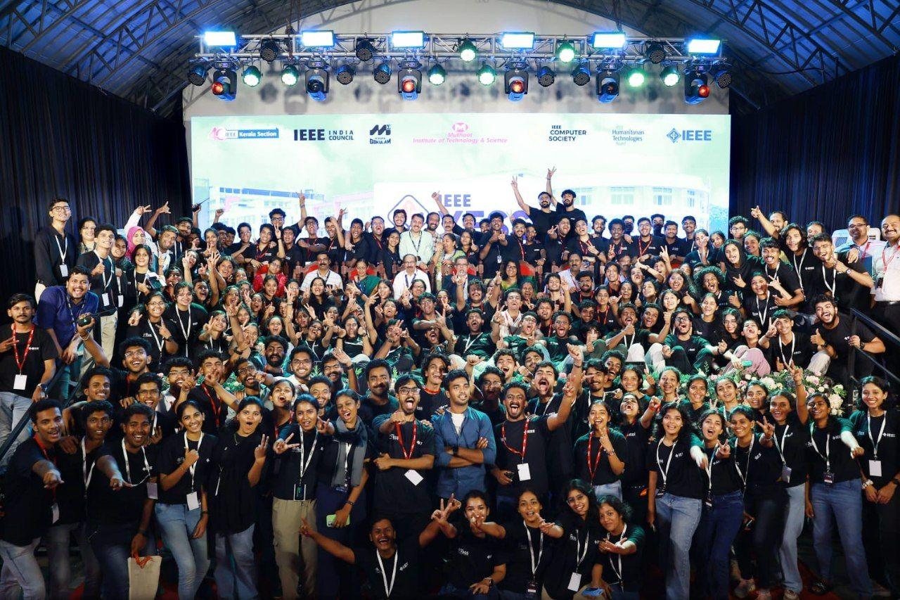 Participants gathered on stage at IEEE YESS, the Kerala Section student summit